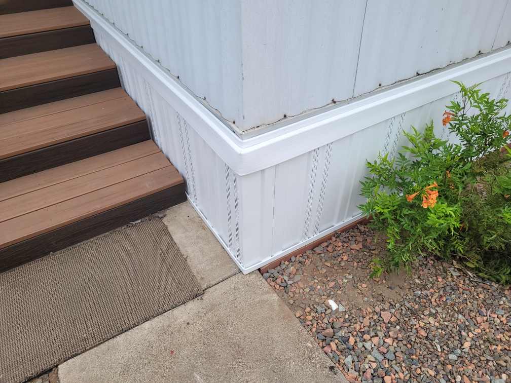Vinyl SkiRting Pacific Mobile Home Service
